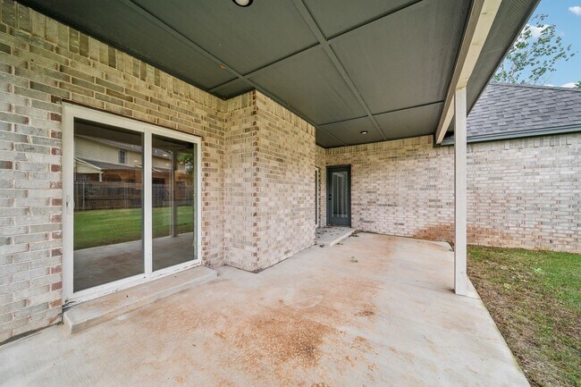 Building Photo - Spacious Home Minutes from Aspen Creek Elementary & Elam Park!