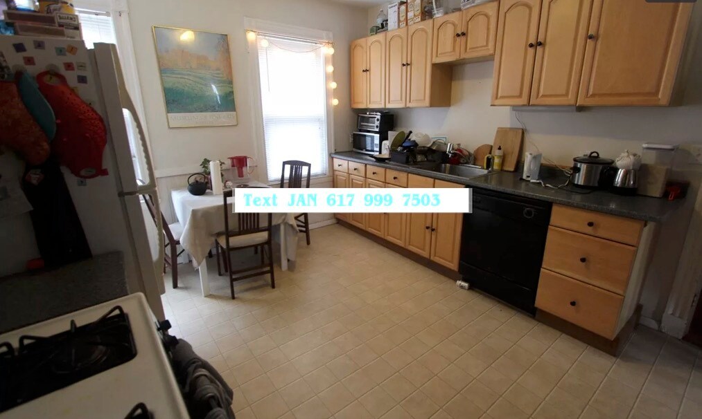 Building Photo - 10 Cambridge Ter