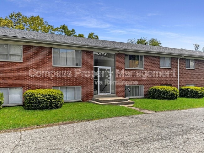 Primary Photo - 2839 S Burdick St