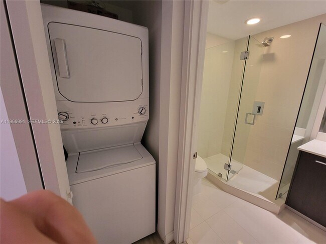 Building Photo - 45 SW 9th St