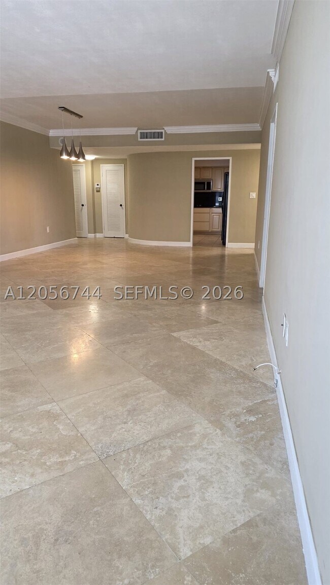 Building Photo - 5825 Collins Ave