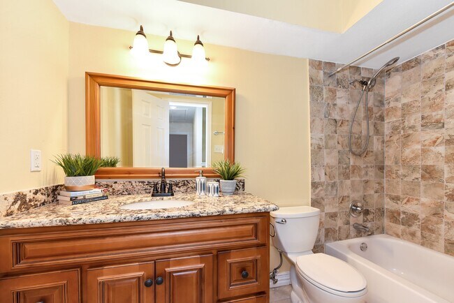 Building Photo - 15031 Kimberley Ct