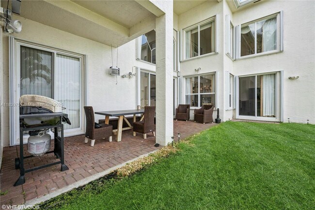 Building Photo - 4954 SW 186th Way