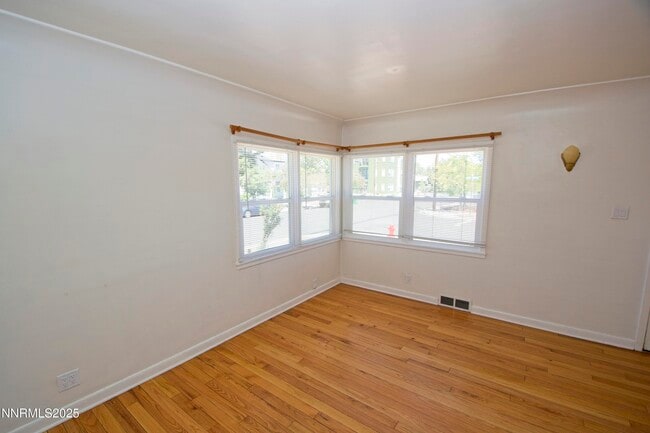 Building Photo - 202 Claremont St