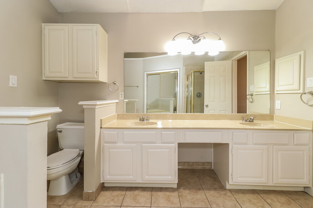 Building Photo - 111 Streamside Dr