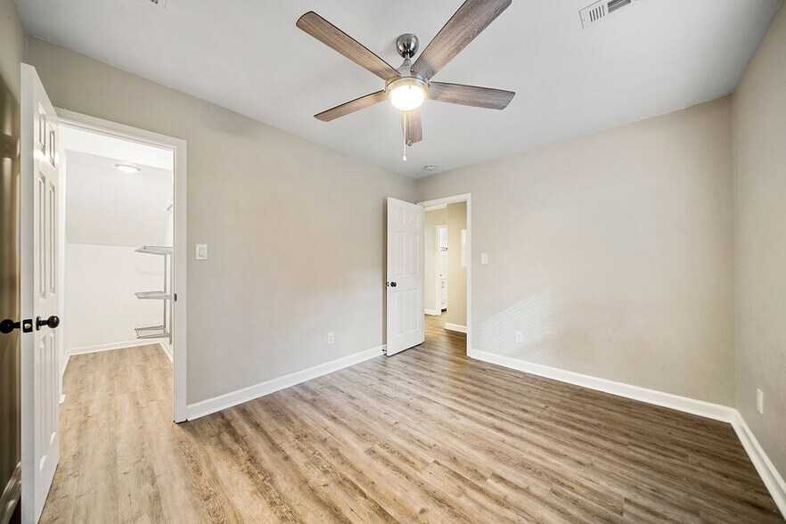 Downstairs Walk-in closet - 600 Frasier St SE