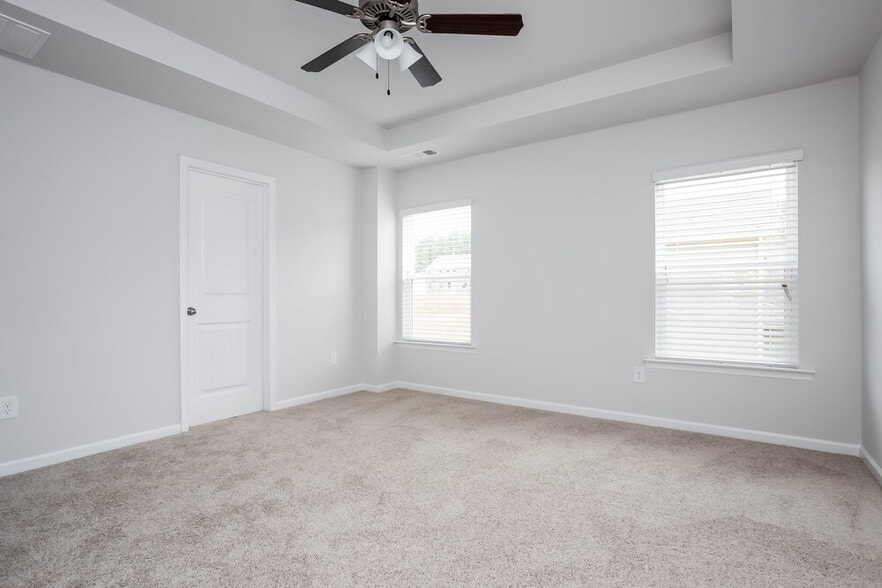 Building Photo - 211 Susie Creek Ln