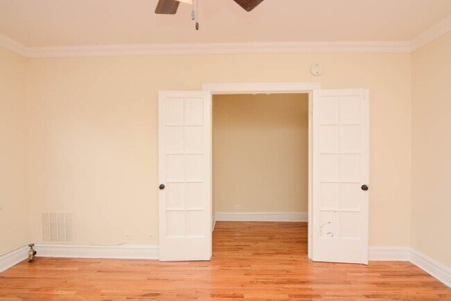 Building Photo - 4742 N Hermitage