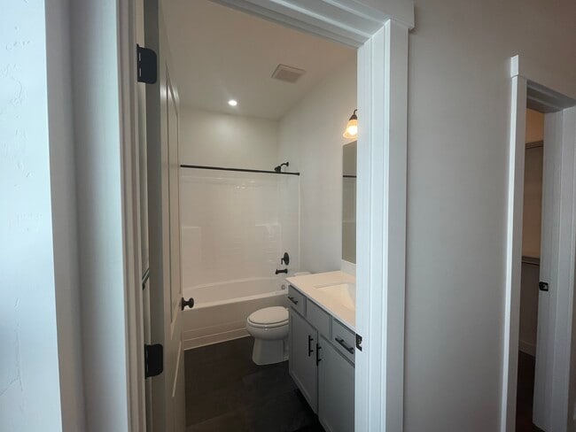 Building Photo - 6442 S Jordan Pkwy