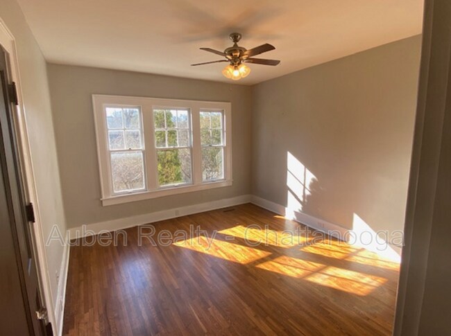 Building Photo - 3306 Montview Dr