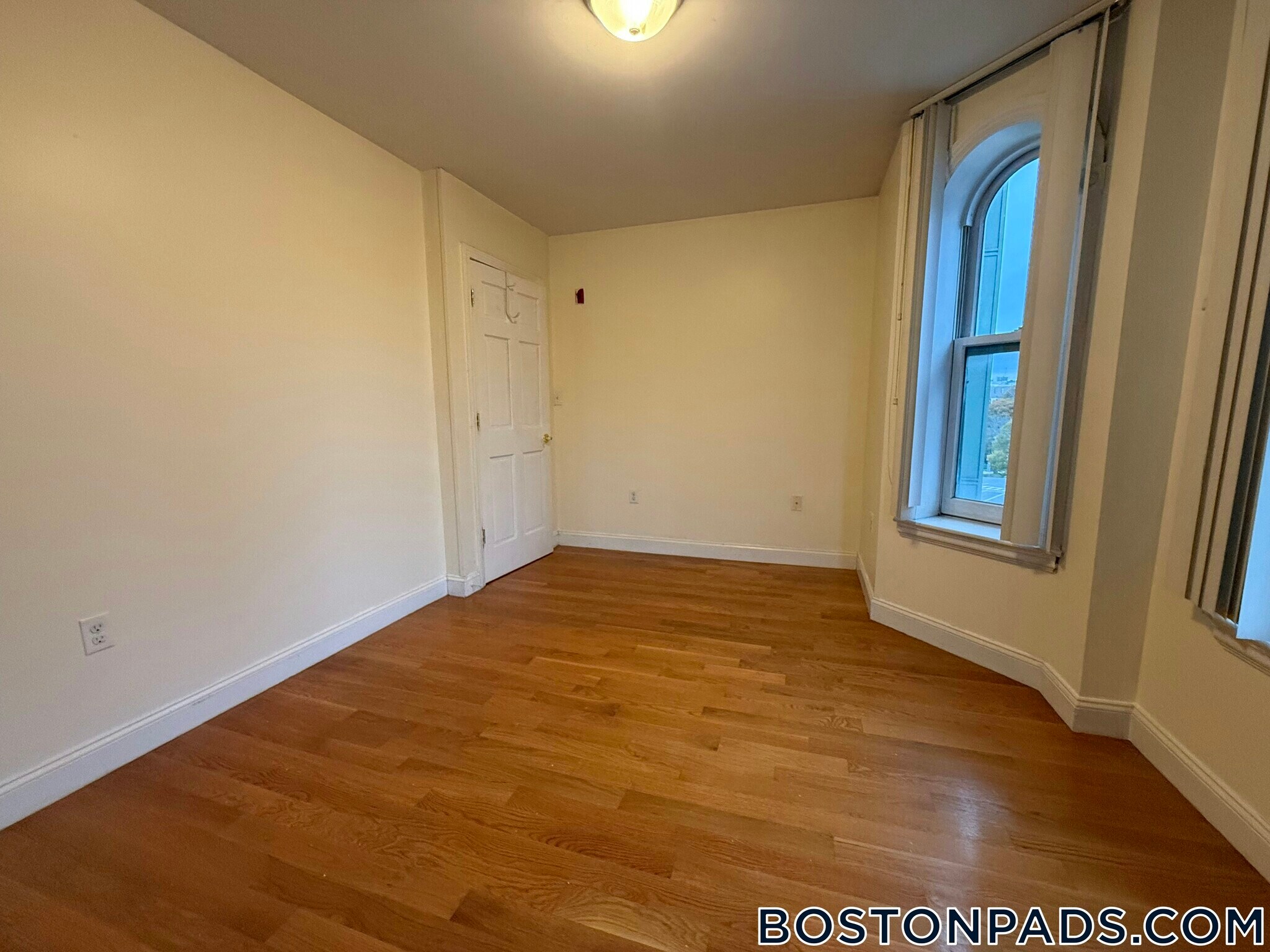 Building Photo - 90 Westland Ave