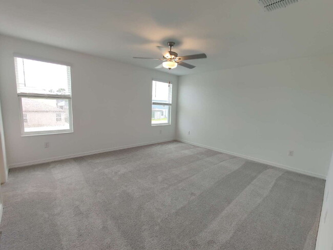 Building Photo - Spacious 5-Bedroom Home with First-Floor Owner's Suite in Land O' Lakes