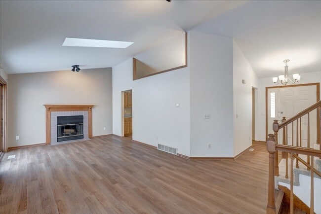 Building Photo - 2806 Wentworth Dr