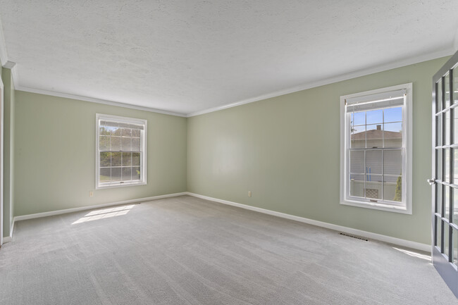 Building Photo - 4690 Lindbergh Dr