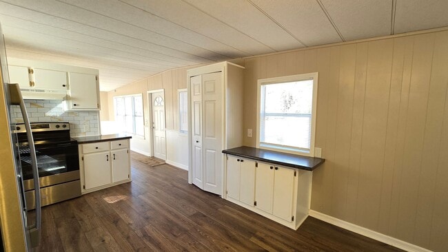 Building Photo - Updated 2BR / 1BA Single-Wide Home for Rent – Move-In Ready!