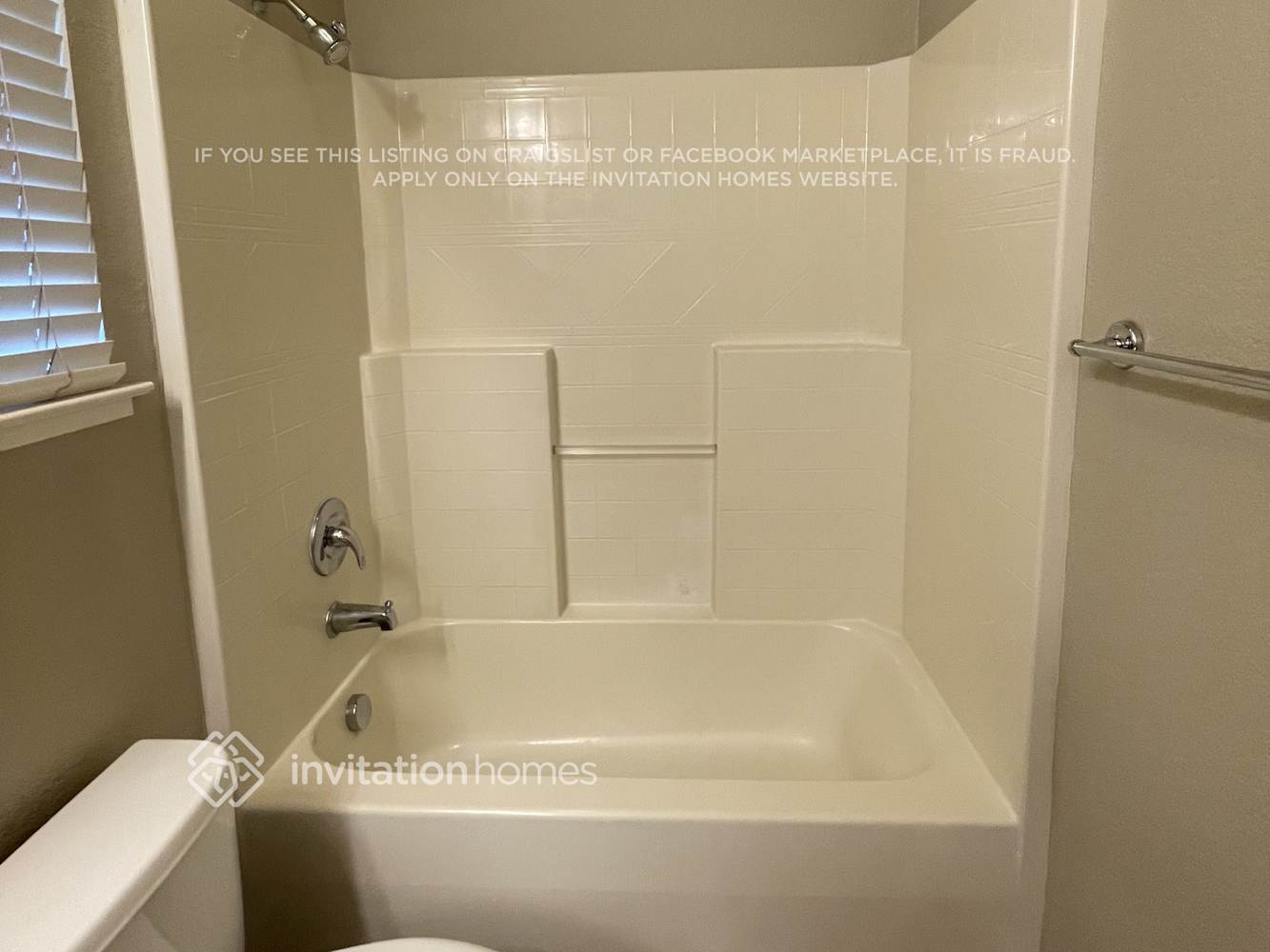 Building Photo - 465 Elmwood Ct