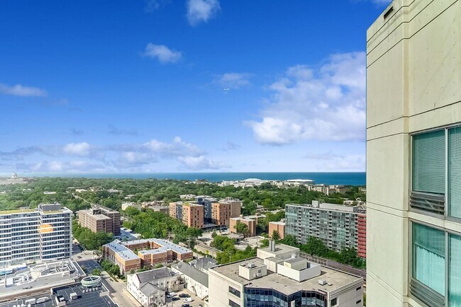Building Photo - 1720 Maple Ave