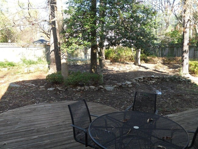 Building Photo - 10040 Stonemill Rd