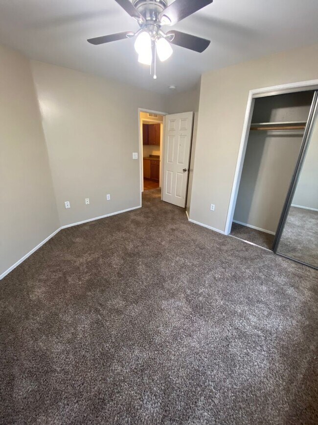 Building Photo - 11115 Cactus Valley Dr