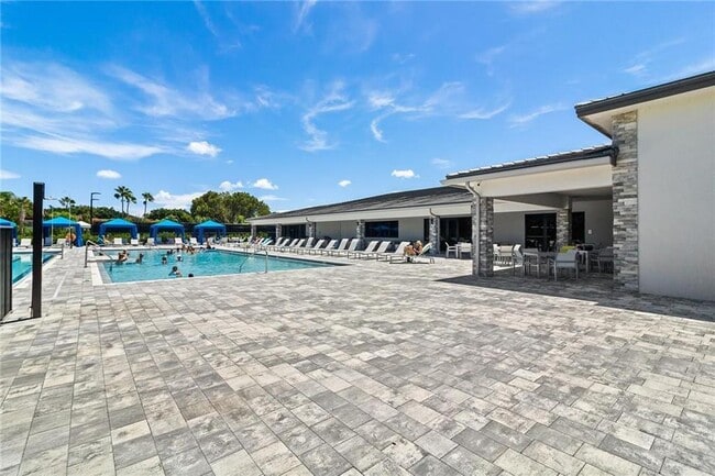 Building Photo - 14534 Highland Center Way