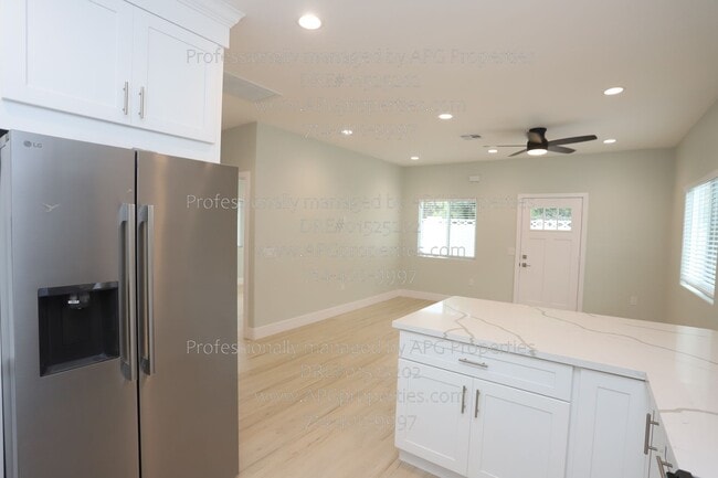 Building Photo - 9565 Mansor Ave