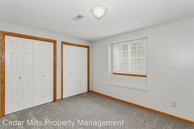 Building Photo - 4 br, 3 bath House - 1950 S Webb #117