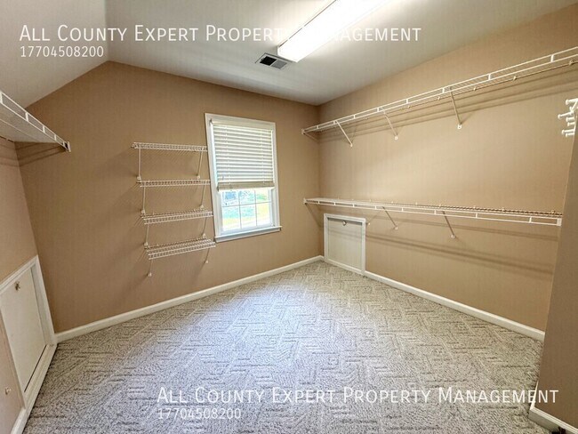 Building Photo - 4402 Fairecroft Terrace