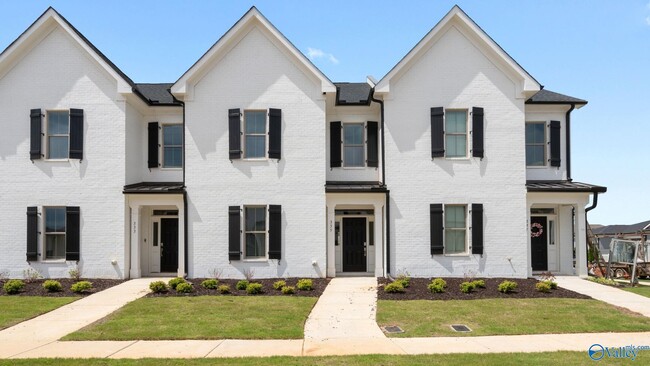 Building Photo - 335 Hay Rake Dr