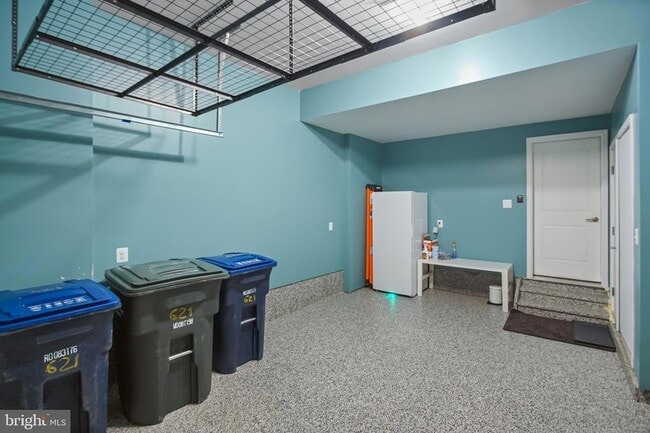 Building Photo - 621 Parkside Pl NE