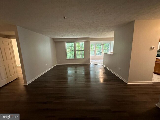 Building Photo - 25905 Ridge Manor Dr