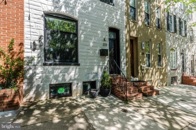 Building Photo - 223 S Collington Ave