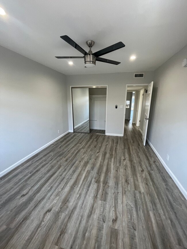 Building Photo - 330 crescent drive, Beverly Hills CA 90210