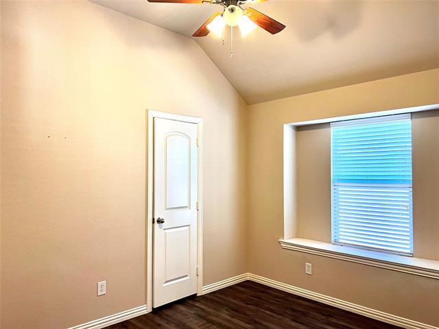 Building Photo - 217 Creekwood Dr