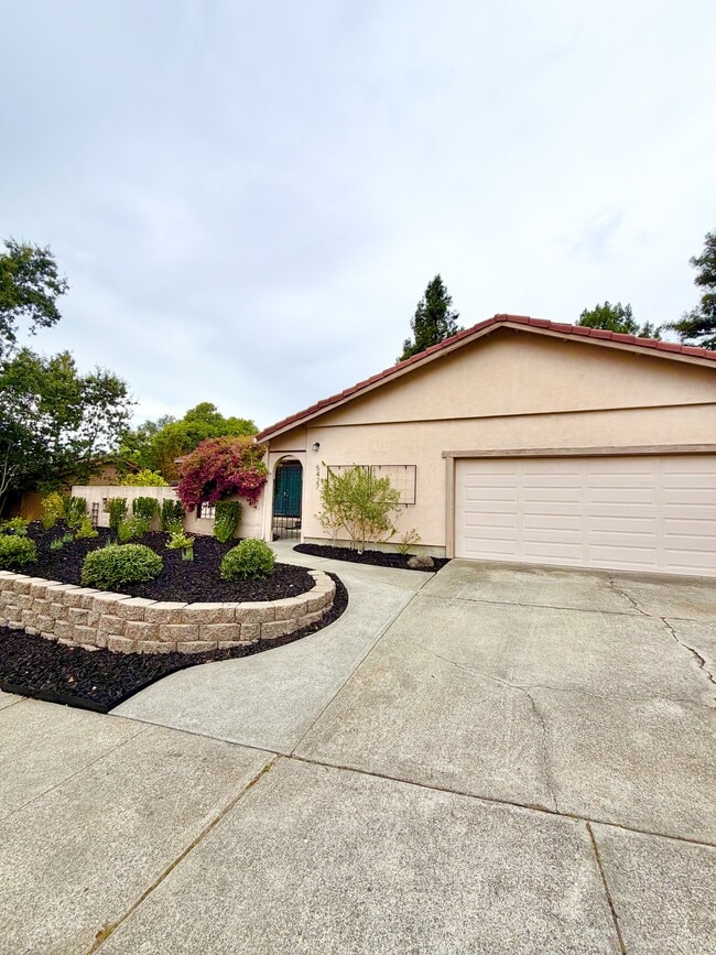 Building Photo - 5427 Yerba Buena Rd