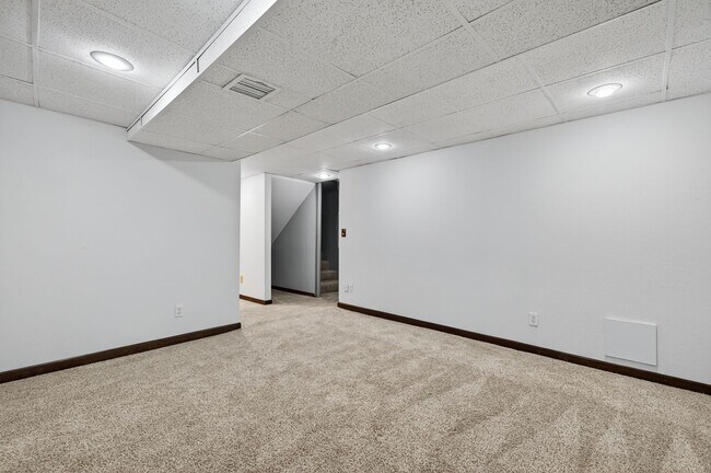 Building Photo - Ken Caryl Perfection