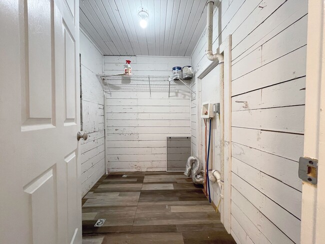 Building Photo - Quaint 3 Bedroom in NW Minot
