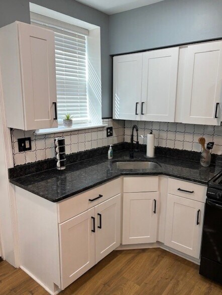 Building Photo - 1422 N Conestoga St