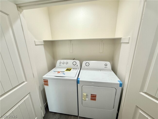 Building Photo - 2581 E Ambush St