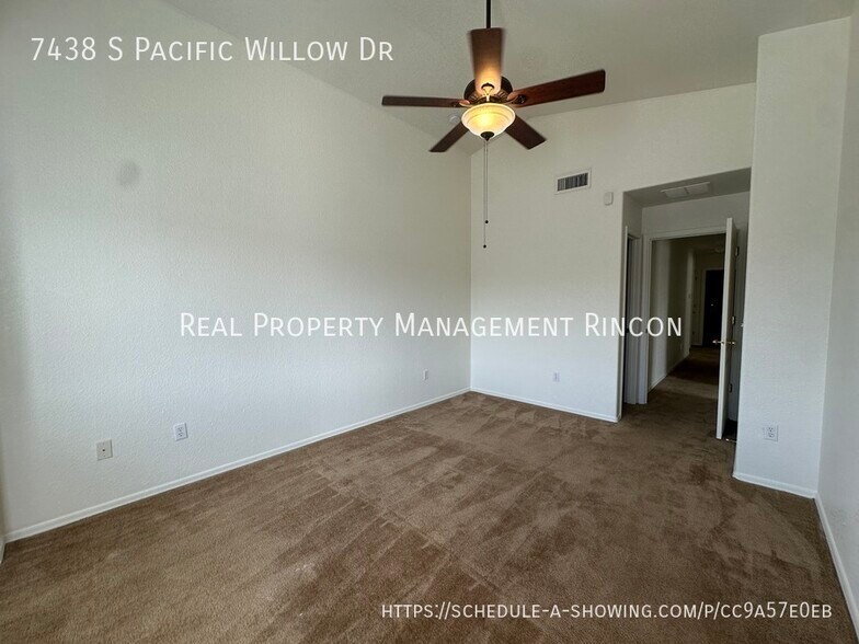 Building Photo - 7438 S Pacific Willow Dr