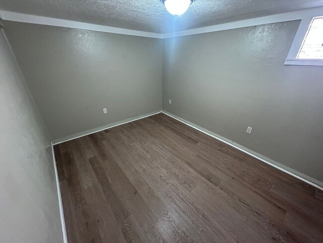 Building Photo - 3510 Wallwerth Dr