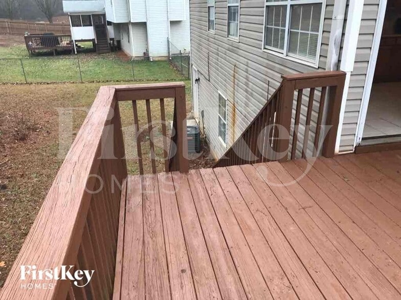 Building Photo - 4455 Westminster Dr