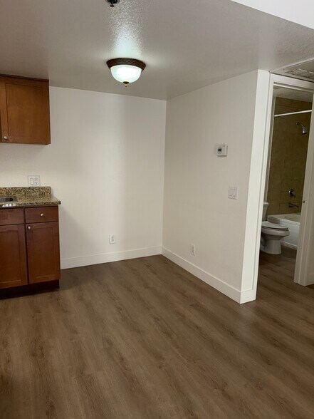 Building Photo - 4200 S Valley View Blvd