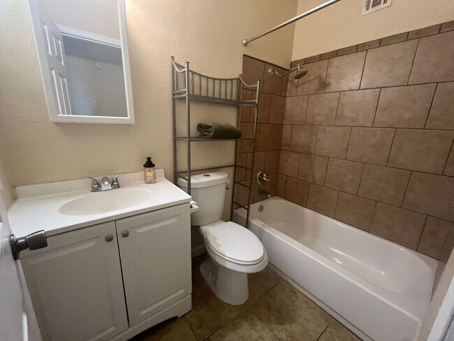 Building Photo - Updated 3 bedroom single-family home