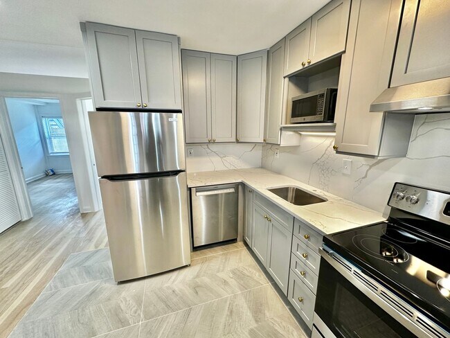 Building Photo - Captivating Capitol Hill Barracks Row Renovated 2 Bedroom Apt w/ Parking & Patio