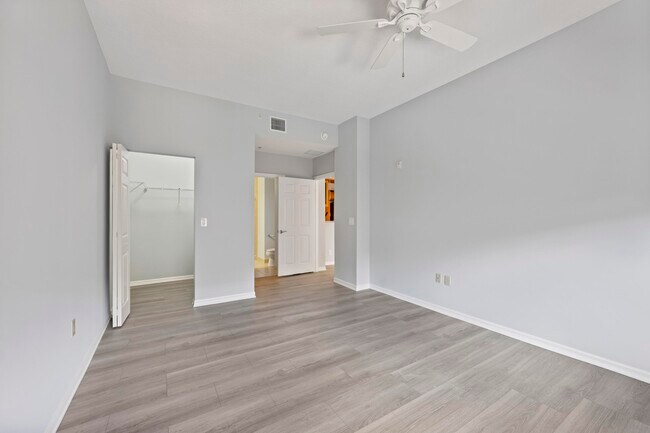 Building Photo - 511 Lucerne Ave