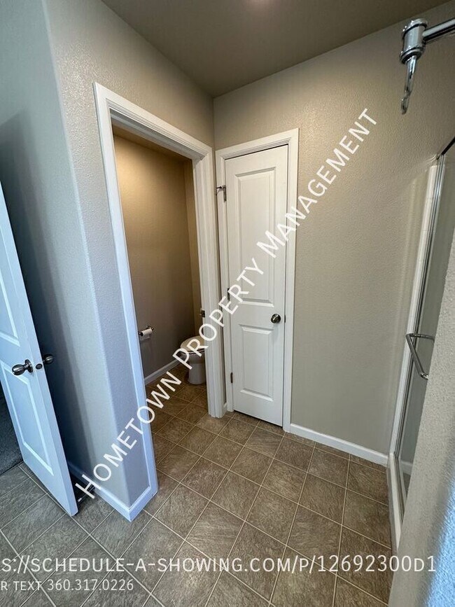 Building Photo - 3332 Juno Ct NE