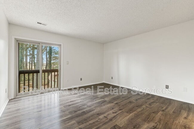 Building Photo - 5761 Luck Ln