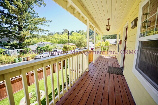 Building Photo - Gerstile Park Gem, With Upgraded Finishes ...