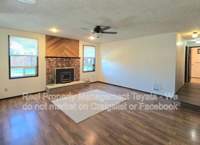 Building Photo - 1453 Hillspring Rd