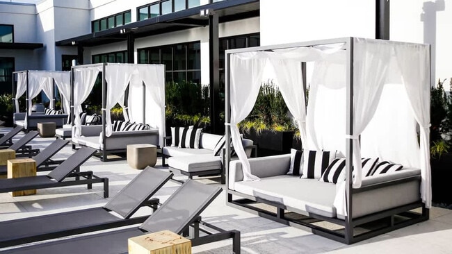 Building Photo - 1055 Brady Ave NW